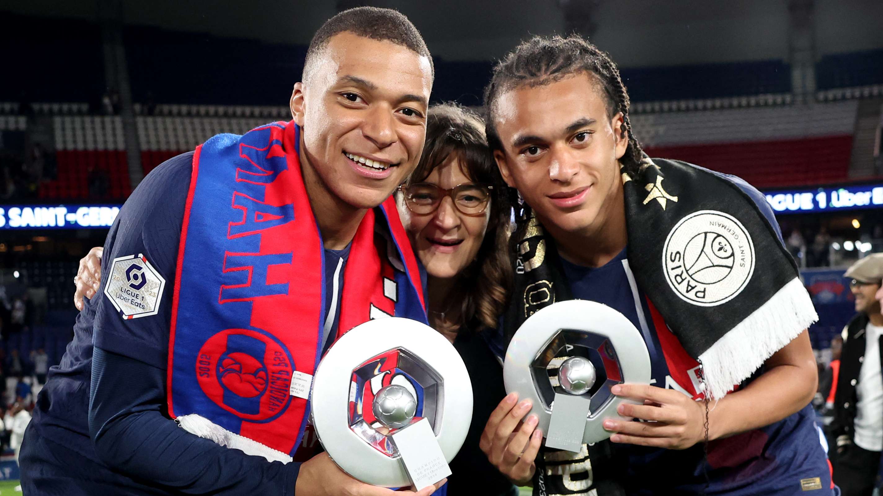 德甲球迷为何对莱比锡心存不满 曼城与拜仁谁更具实力深度分析